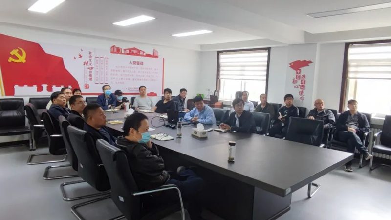 管理培训与拓展训练：揭秘优缺点，助力职场成长